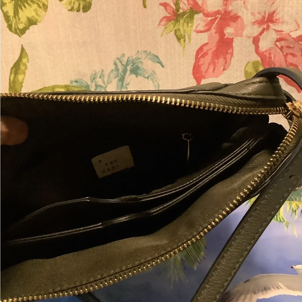 Elegant ALPINE Green Crossbody Bag by A NEW DAY NWOT long strap